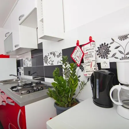 Maya 1 Apartment *